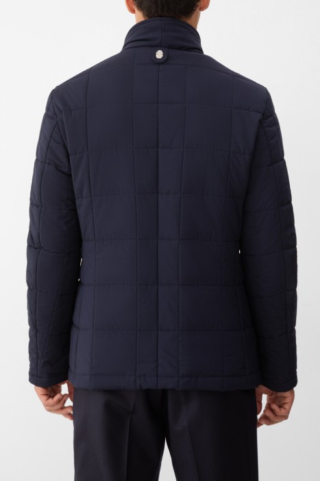 блейзер  по цене 179400 руб вид справа