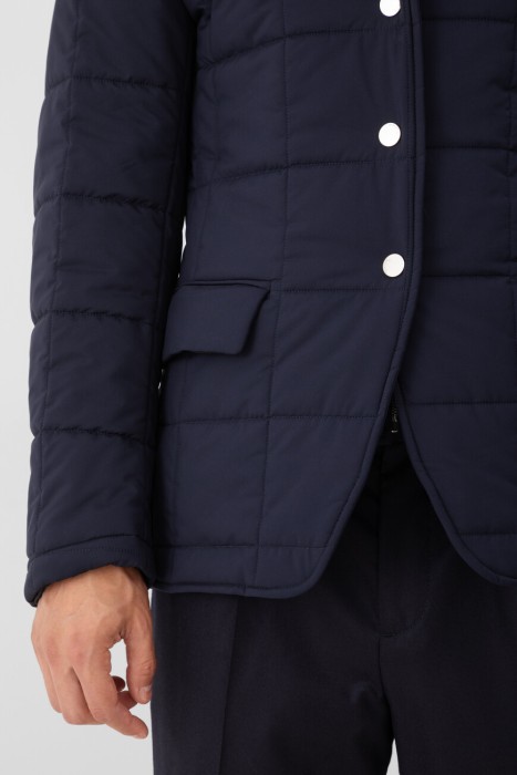 Товар синего цвета с внутренней стороны