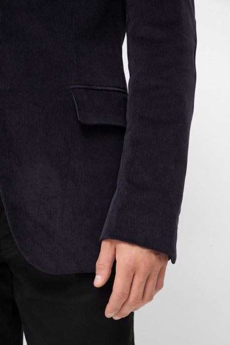 Товар синего цвета с внутренней стороны