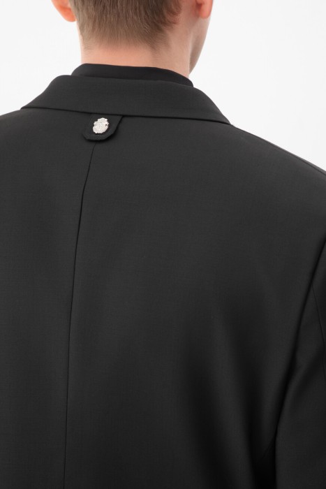 Товар черного цвета с внутренней стороны