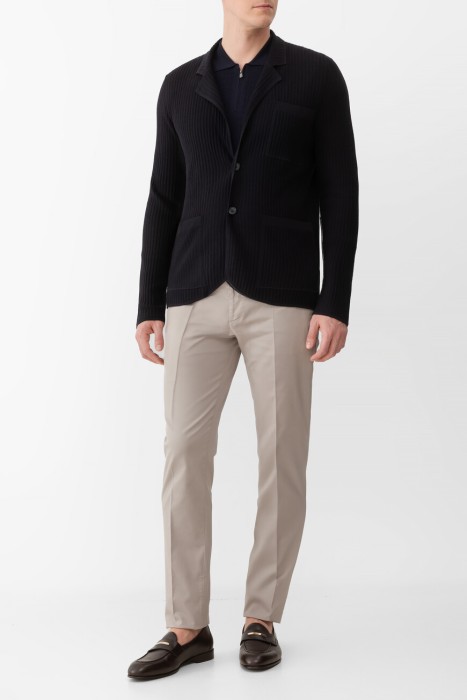 Товар синего цвета с внутренней стороны