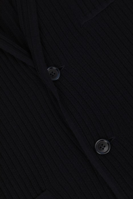 блейзер  из шерсти спереди