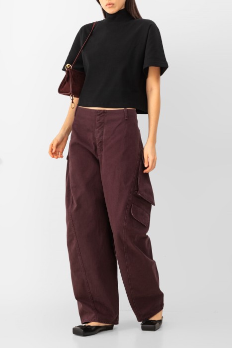 Товар черного цвета с внутренней стороны