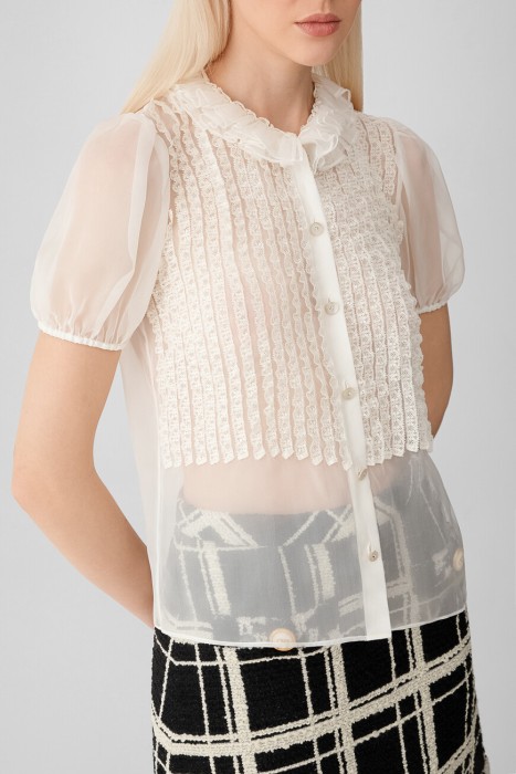 Товар кремового цвета с внутренней стороны