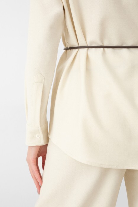 блуза  из льна спереди