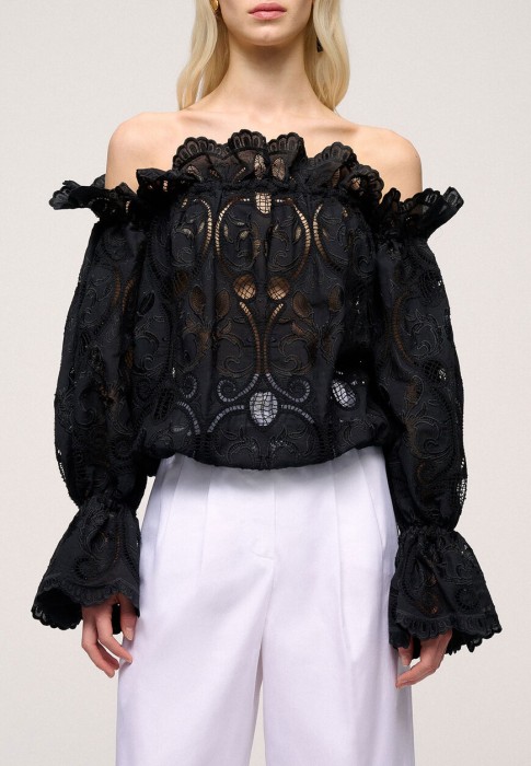 Товар черного цвета с внутренней стороны