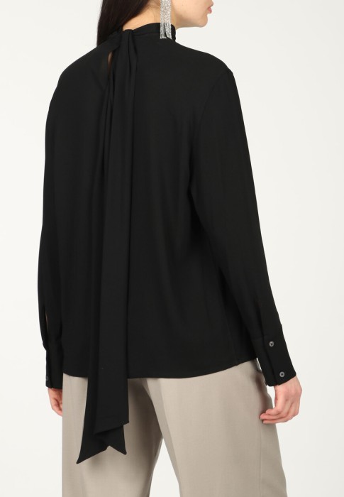 блуза  по цене 69930 руб вид справа