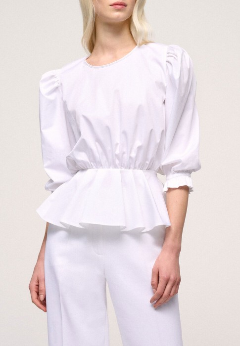 Товар белого цвета с внутренней стороны