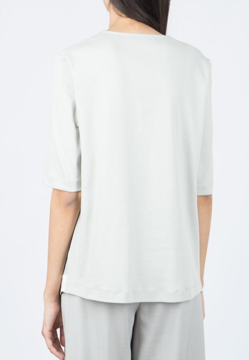 Товар серого цвета с внутренней стороны