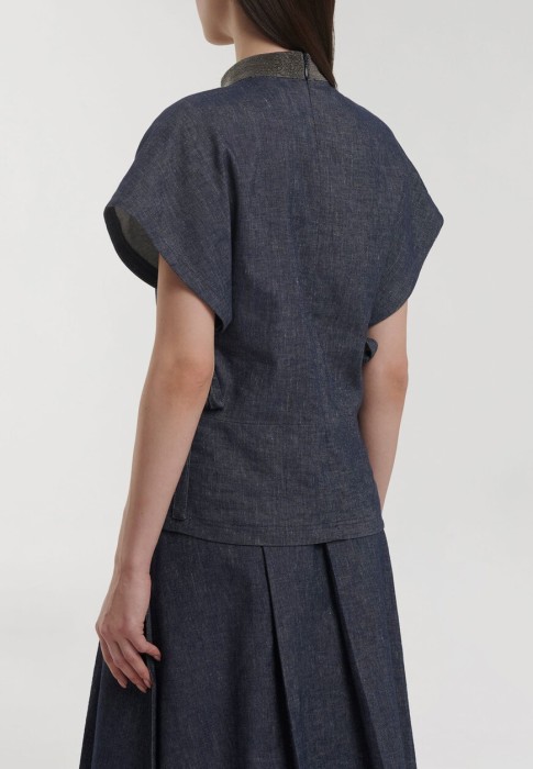 Товар синего цвета с внутренней стороны