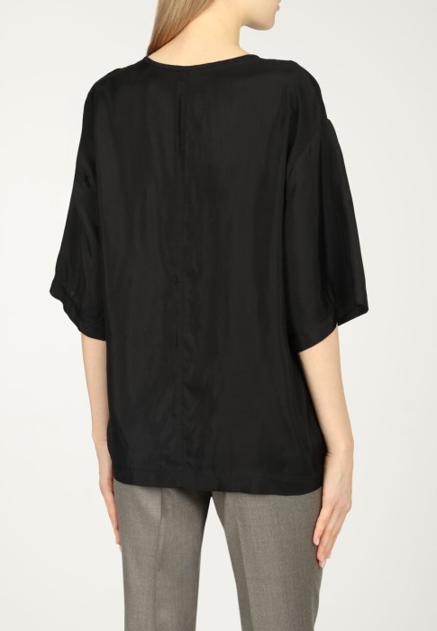 Товар черного цвета с внутренней стороны