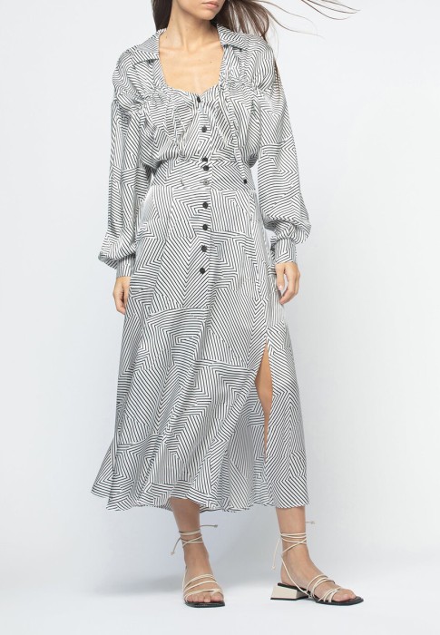 Товар черного цвета с внутренней стороны