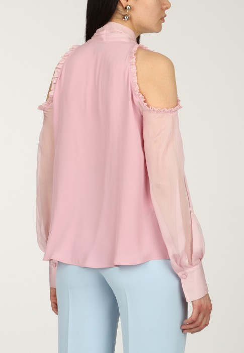 Товар розового цвета с внутренней стороны