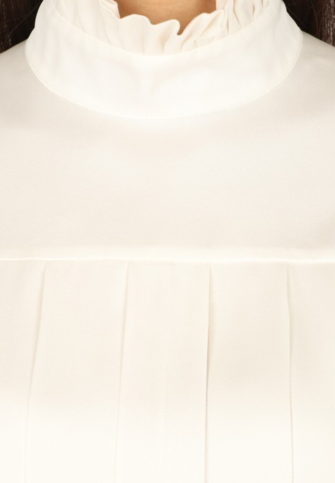 Товар белого цвета с внутренней стороны