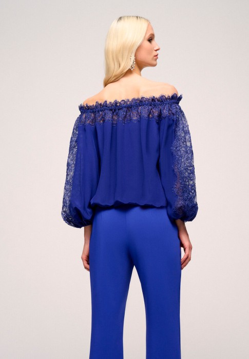 Товар синего цвета с внутренней стороны