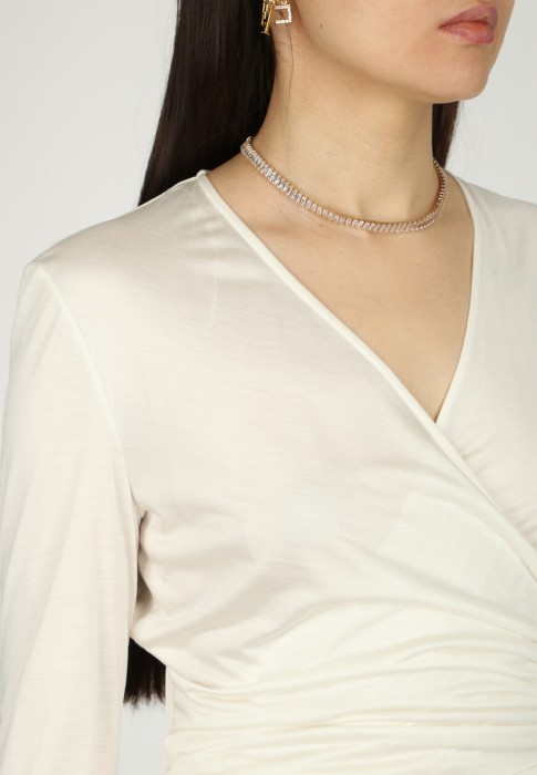 Товар белого цвета с внутренней стороны