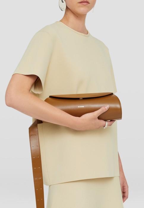 Товар желтого цвета с внутренней стороны