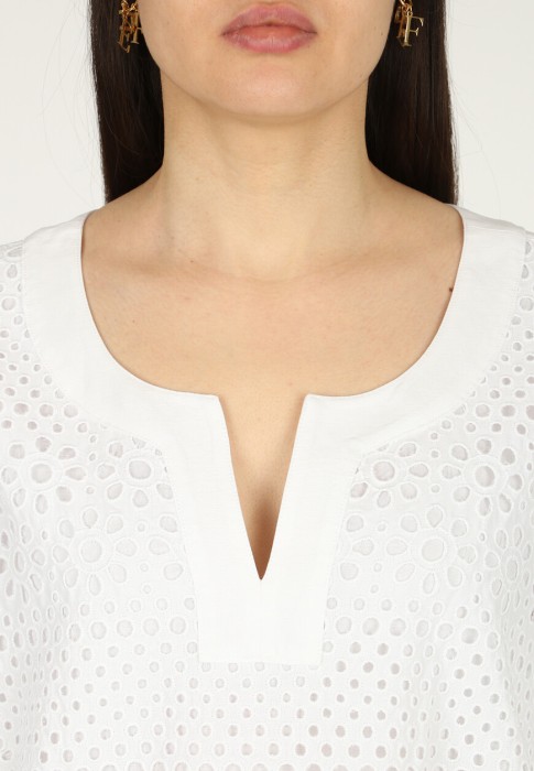 Товар белого цвета с внутренней стороны