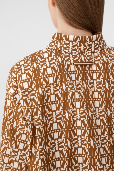 Товар разноцветного цвета с внутренней стороны