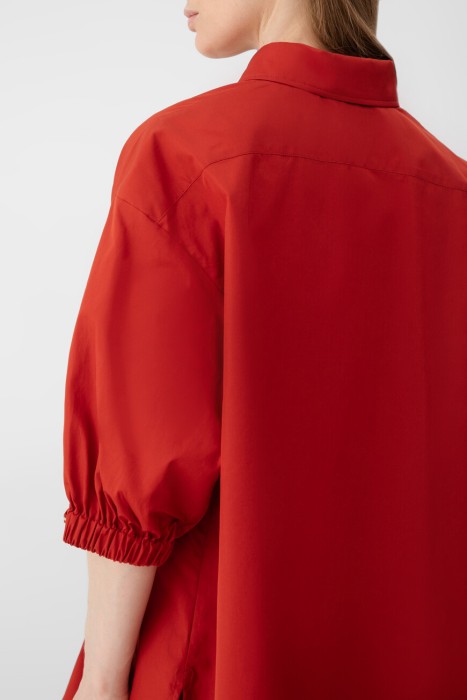 Товар красного цвета с внутренней стороны