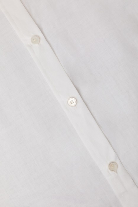 блузка  модель banchiere классического стиля с лицевой стороны