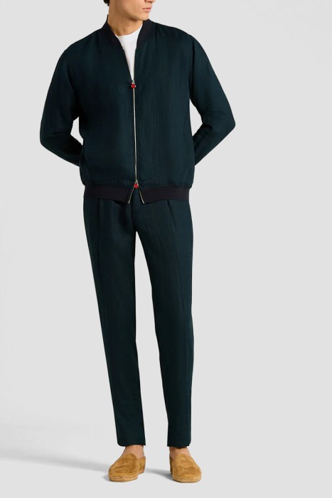 Товар синего цвета с внутренней стороны