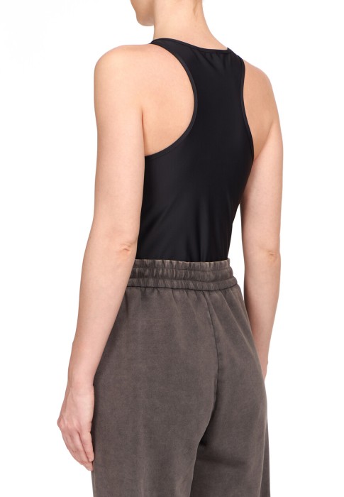 Товар черного цвета с внутренней стороны