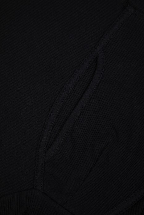 Товар черного цвета с внутренней стороны