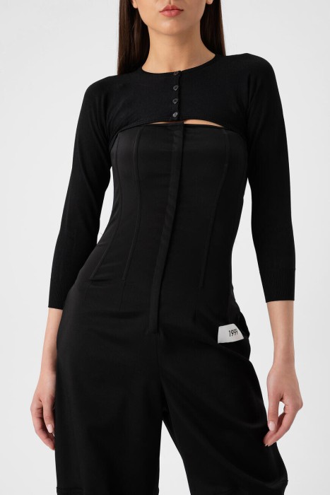 Товар черного цвета с внутренней стороны