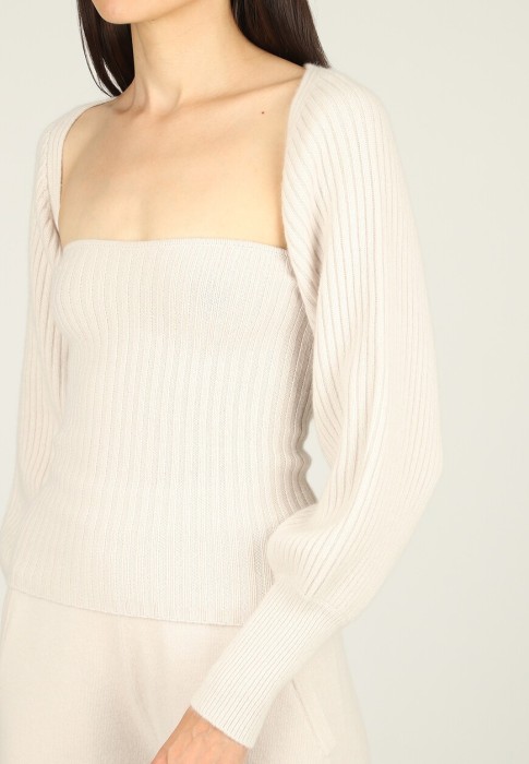 Товар серого цвета с внутренней стороны