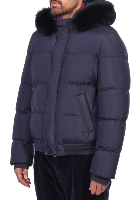 Товар синего цвета с внутренней стороны