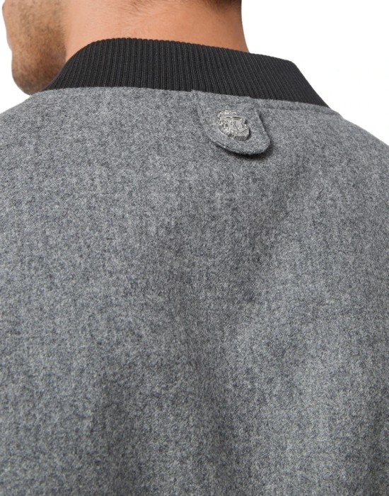 Товар серого цвета с внутренней стороны