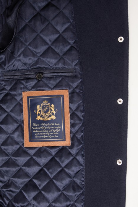 бомбер  вид сзади