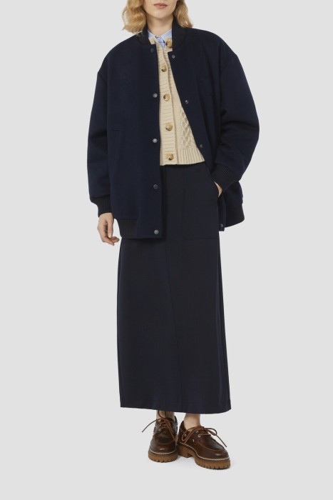 Товар синего цвета с внутренней стороны