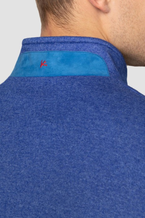 Товар синего цвета с внутренней стороны