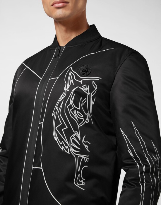 Товар черного цвета с внутренней стороны