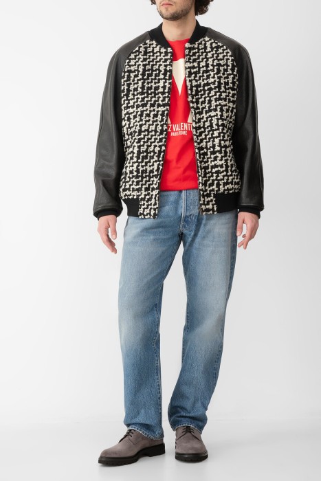 бомбер  универсального стиля с лицевой стороны