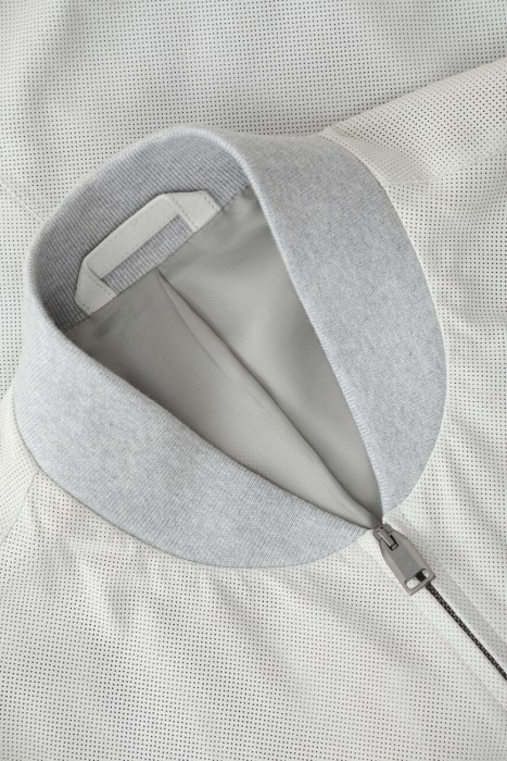 бомбер  универсального стиля с лицевой стороны