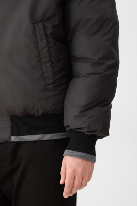 бомбер  для взрослого возраста с изнаночной стороны