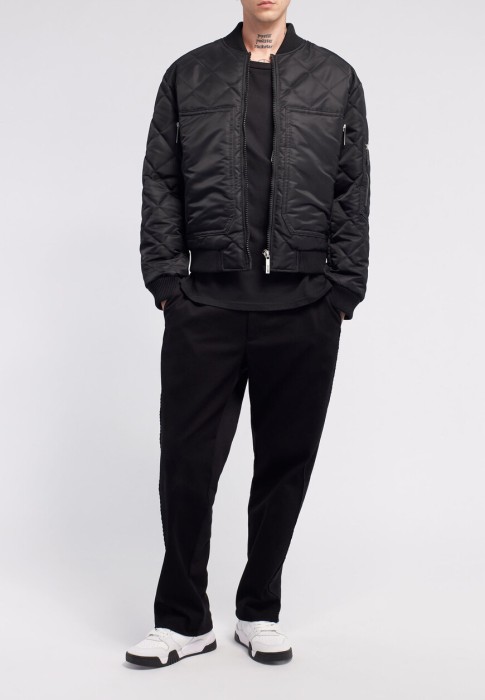 бомбер  по цене 117500 руб вид справа