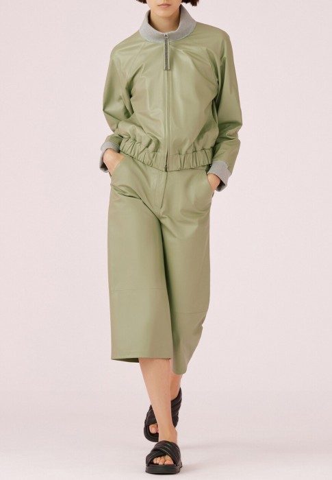 бомбер  из проверенных материалов спереди