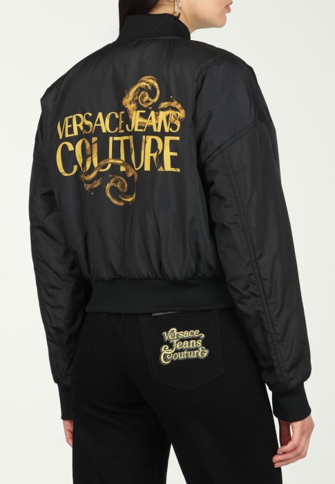 Товар черного цвета с внутренней стороны