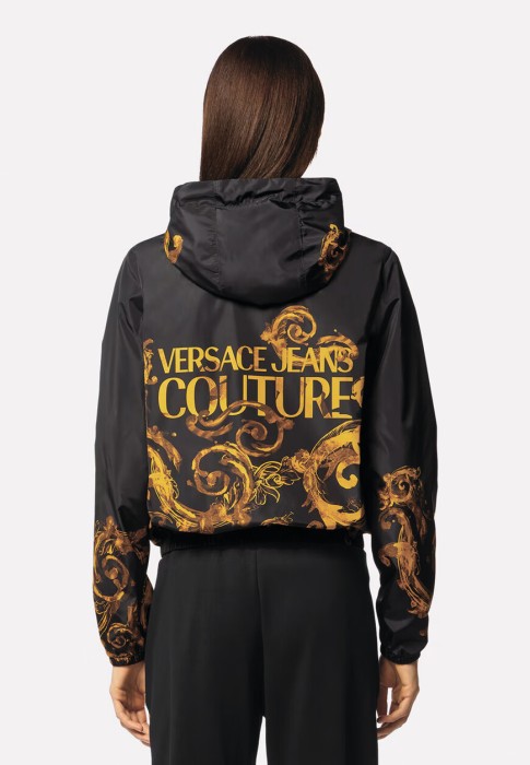 Товар черного цвета с внутренней стороны