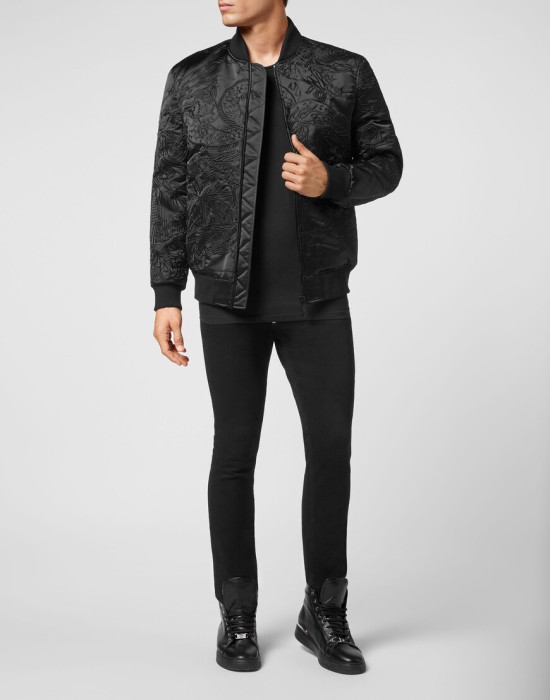 бомбер  по цене 149226 руб вид справа