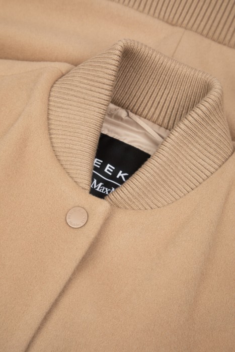 бомбер  универсального стиля с лицевой стороны