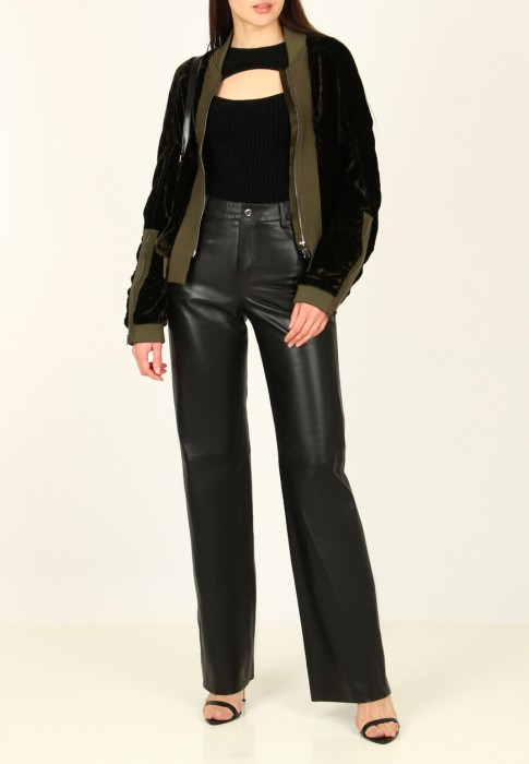 бомбер  по цене 324730 руб вид справа