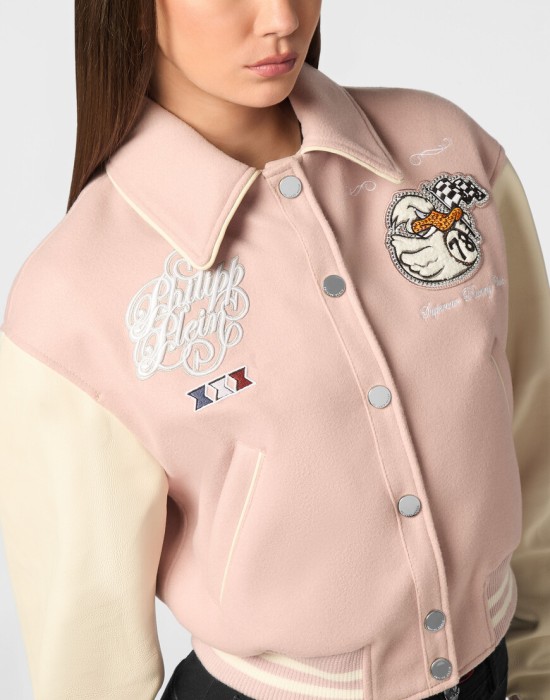 Товар розового цвета с внутренней стороны