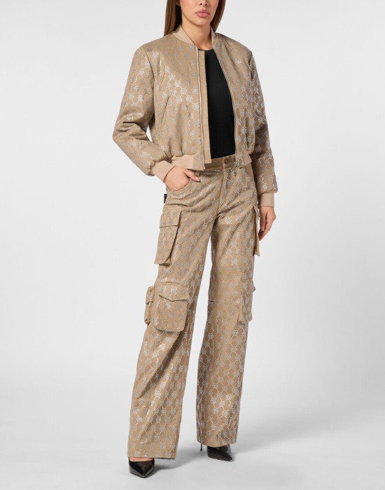 Товар бежевого цвета с внутренней стороны