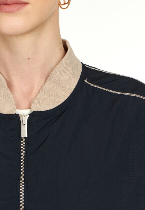 бомбер  из проверенных материалов спереди