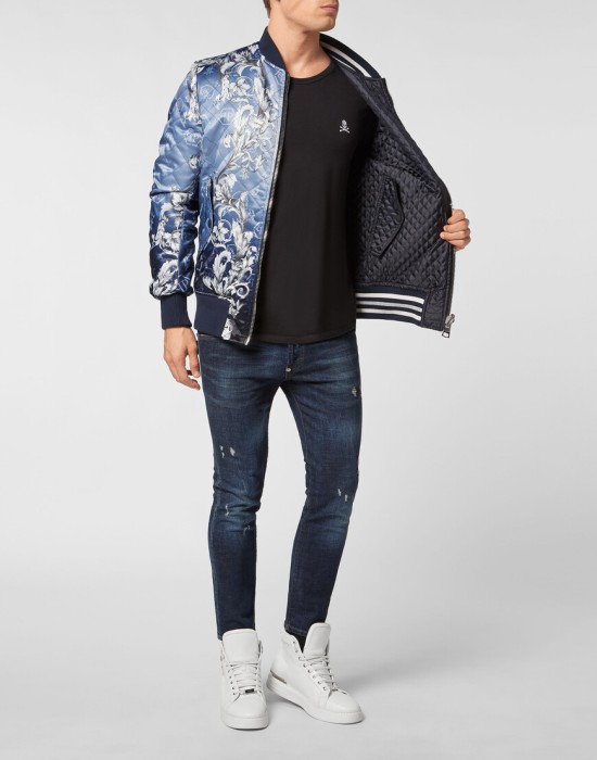 бомбер  универсального стиля с лицевой стороны